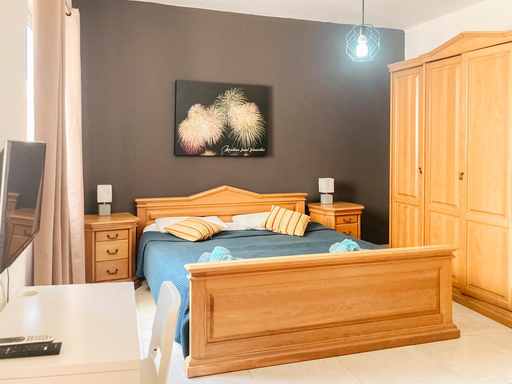 Xl Central Home - Sleeps 10 People Pieta Exterior photo