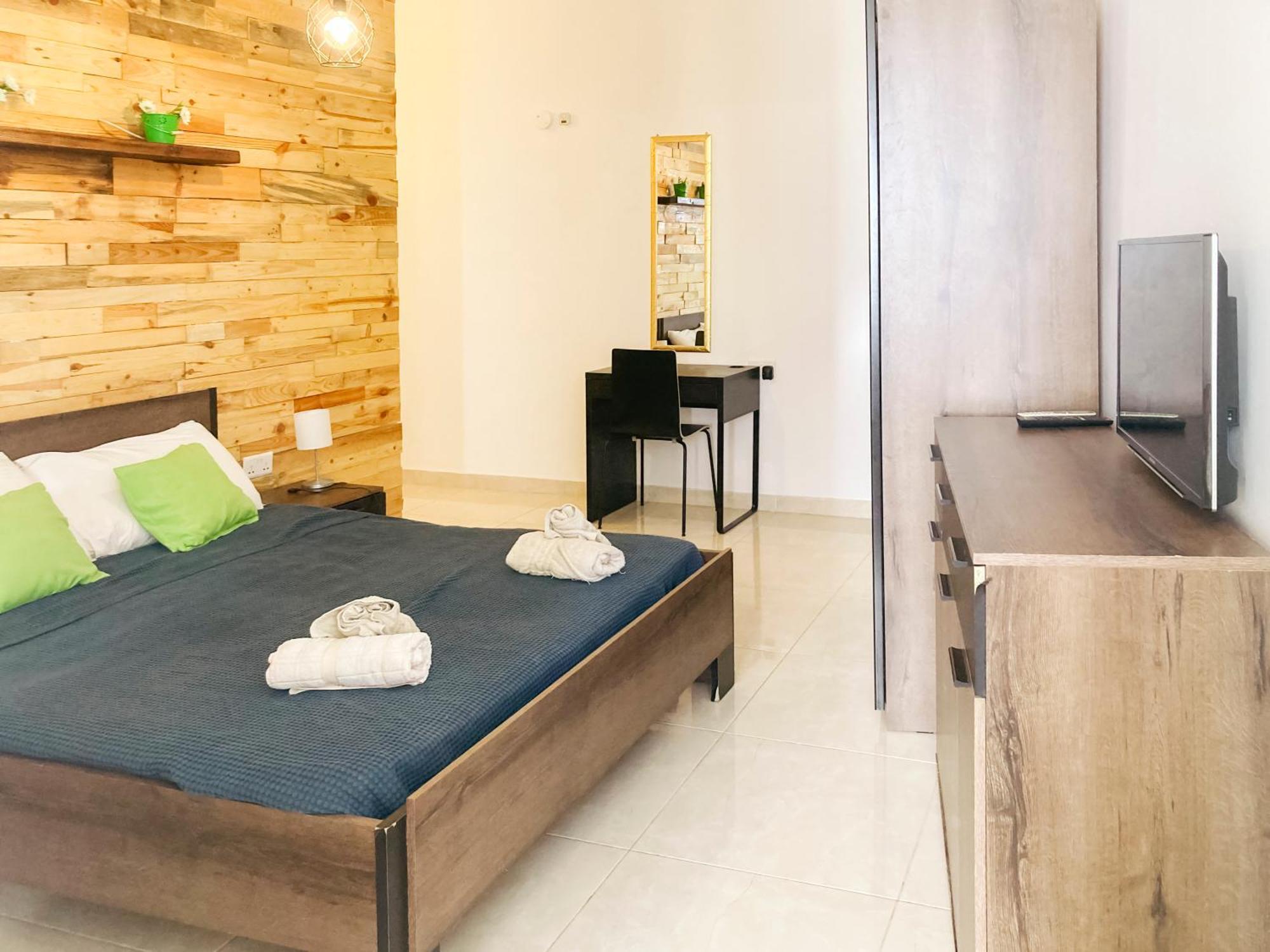 Xl Central Home - Sleeps 10 People Pieta Exterior photo