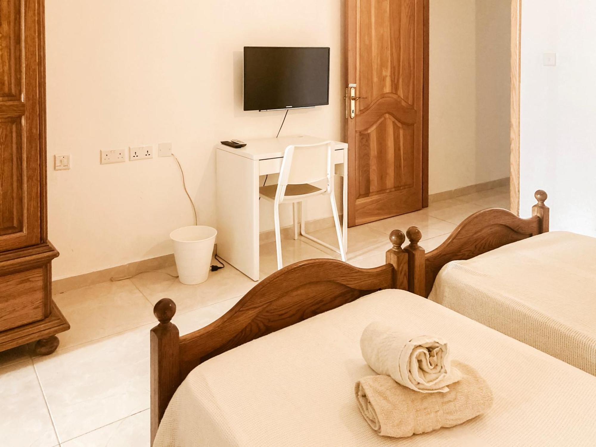 Xl Central Home - Sleeps 10 People Pieta Exterior photo
