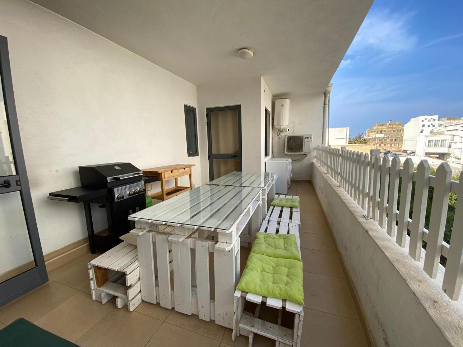 Xl Central Home - Sleeps 10 People Pieta Exterior photo