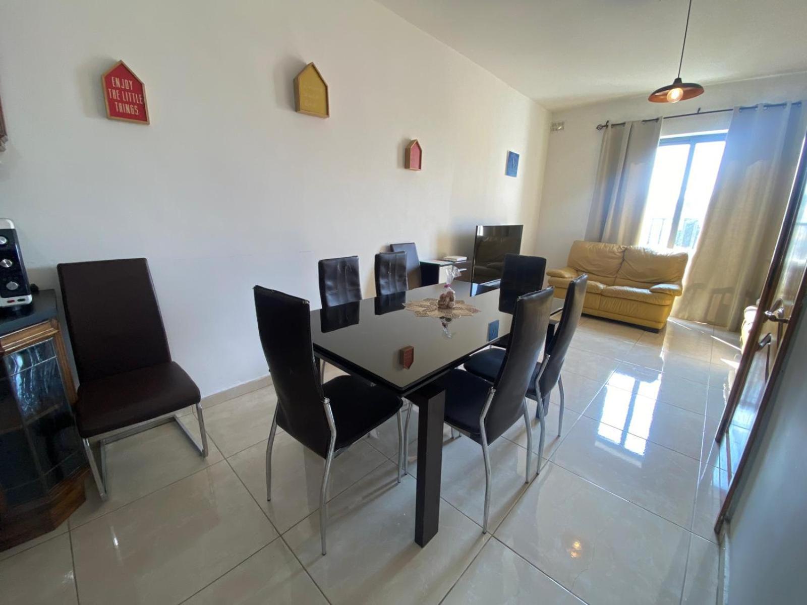 Xl Central Home - Sleeps 10 People Pieta Exterior photo